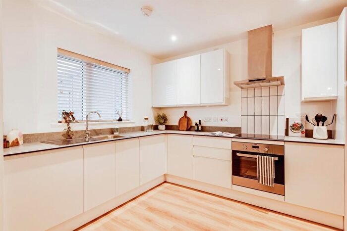 3 Bedroom Terraced House For Sale In Oakfield, Swindon, SN3