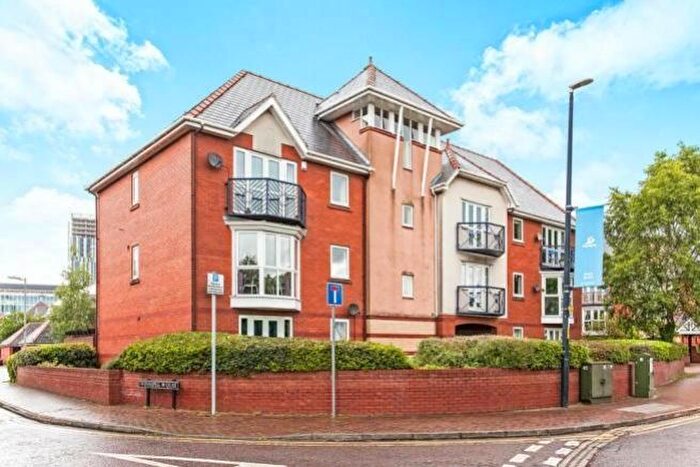 2 Bedroom Flat To Rent In Vancouver Quay, Grain Wharf, Salford Quays, M50