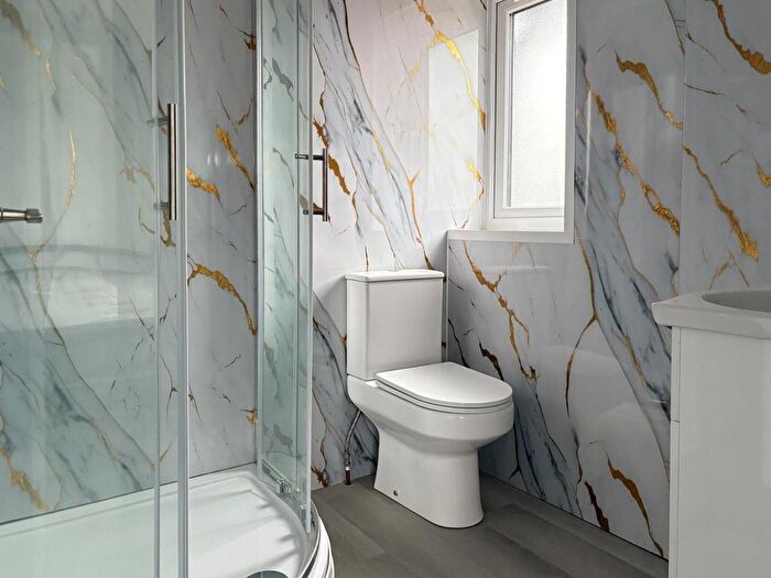 1 Bedroom Studio To Rent In Conway Road, Hounslow, TW4