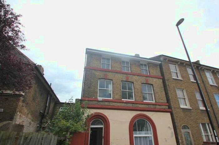 4 Bedroom Flat To Rent In Courthill Road, Lewisham, SE13