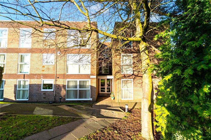 2 Bedroom Apartment For Sale In Seymour Close, Selly Park, Birmingham, West Midlands, B29