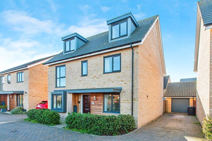 5 Bedroom Detached House For Sale In Gladiator Road, Upper Cambourne, Cambridge, CB23