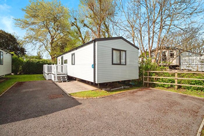 2 Bedroom Park Home For Sale In Bowleaze Coveway, Weymouth, DT3