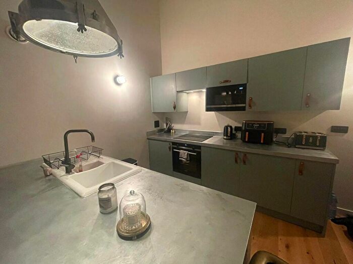 1 Bedroom Flat To Rent In Derwent House, Mary Ann Street, Birmingham, B3