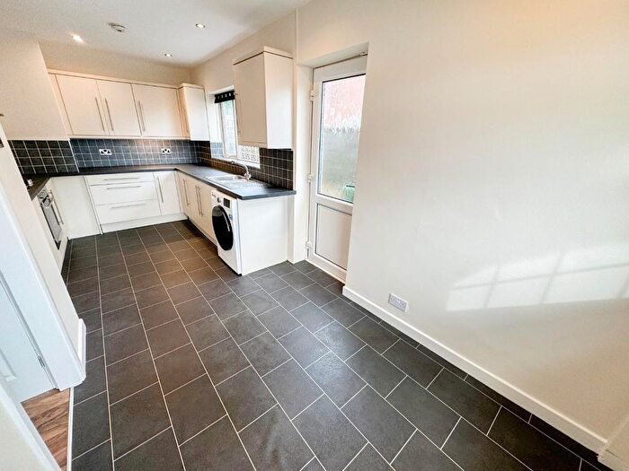 3 Bedroom Detached Bungalow To Rent In Linton Rise, Leeds, LS17