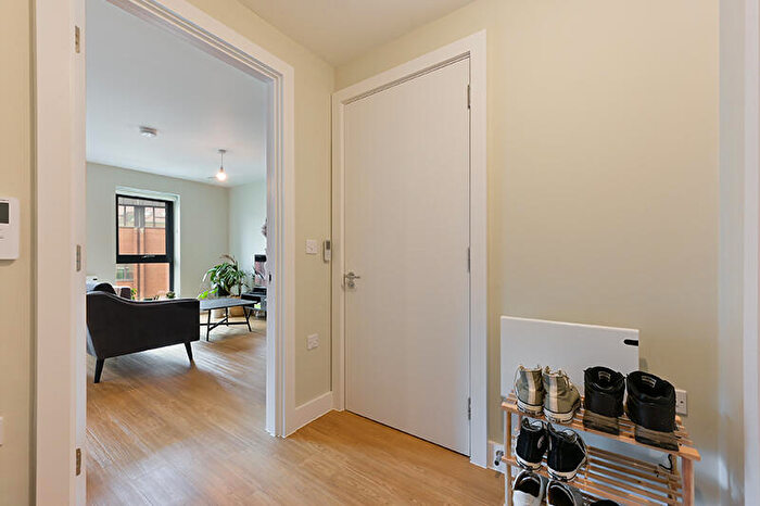 2 Bedroom Apartment To Rent In Weavers Yard, Newbury Newbury, RG14