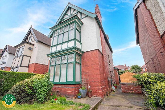 5 Bedroom Semi-Detached House For Sale In Balmoral Road, Town Moor, Doncaster, DN2