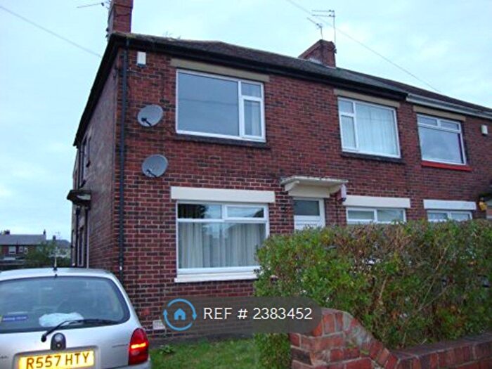 2 Bedroom Flat To Rent In Walkerdene, Newcastle Upon Tyne, NE6