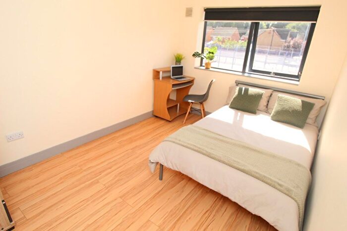 2 Bedroom Flat To Rent In Old Brickyard, Carlton, Nottingham, NG3