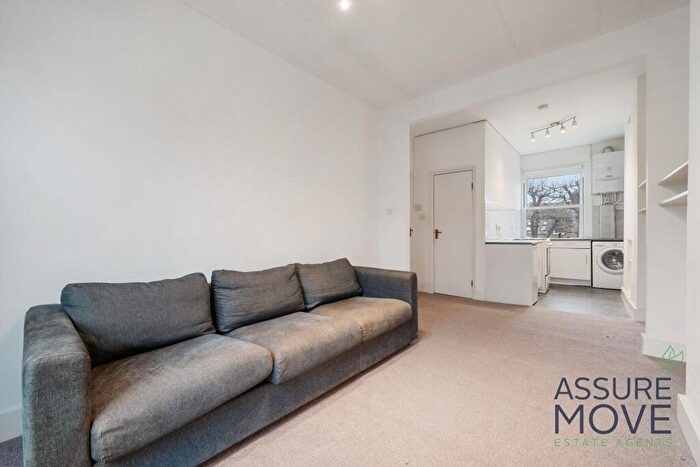 1 Bedroom Flat To Rent In Corinne Road, London, N19