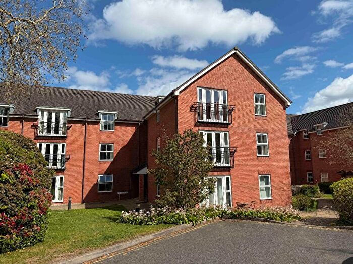 1 Bedroom Apartment For Sale In Romani Close, Warwick, CV34