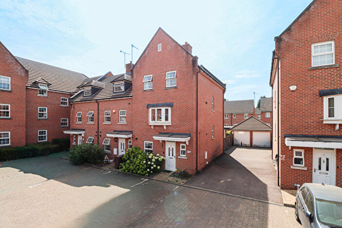 4 Bedroom Town House For Sale In Frederick Place, Curo Park, Frogmore, AL2