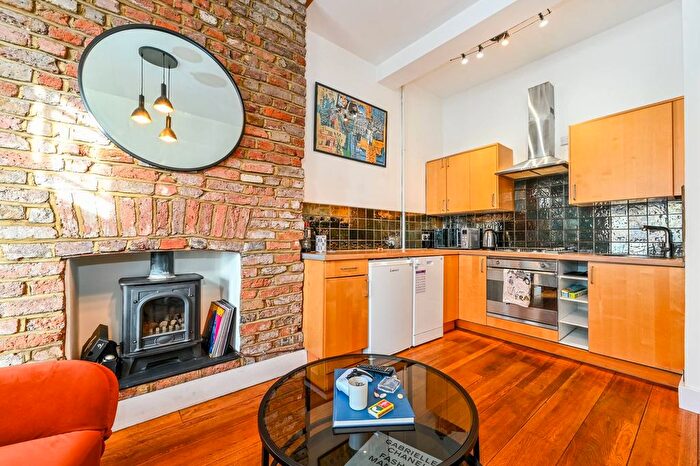 1 Bedroom Flat To Rent In St Peters Street, Angel, London, N1