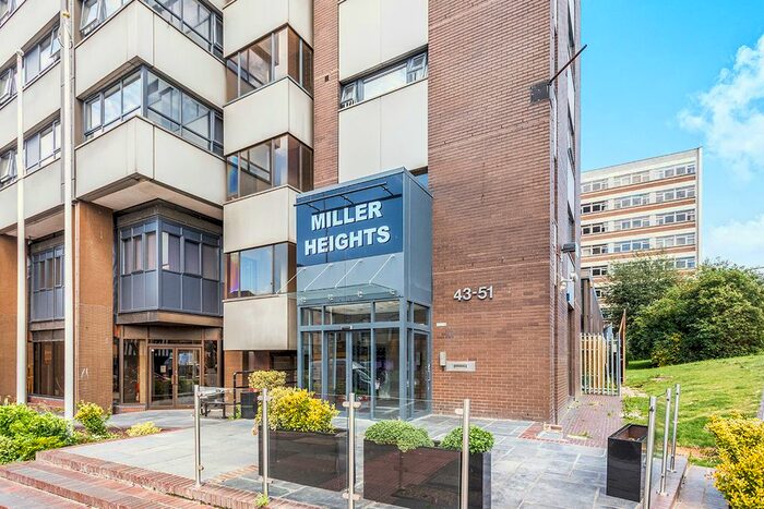 2 Bedroom Flat To Rent In Lower Stone Street, Maidstone, Kent ME15