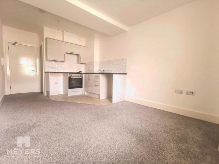 1 Bedroom Flat To Rent In Fernwood Court, - Christchurch Road, Bournemouth, BH1
