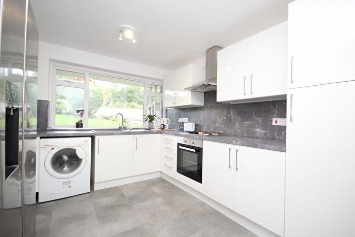 2 Bedroom Flat For Sale In Bessborough Road, Harrow, Middlesex, HA1