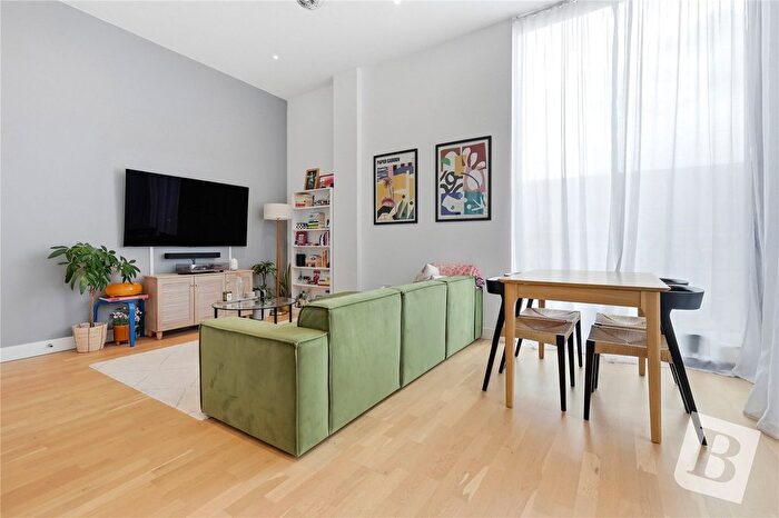 2 Bedroom Flat For Sale In Waterhouse Court, Burgess Springs, Chelmsford, Essex, CM1