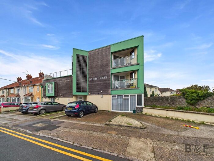 2 Bedroom Flat To Rent In Barry House, Mangotsfield, BS16