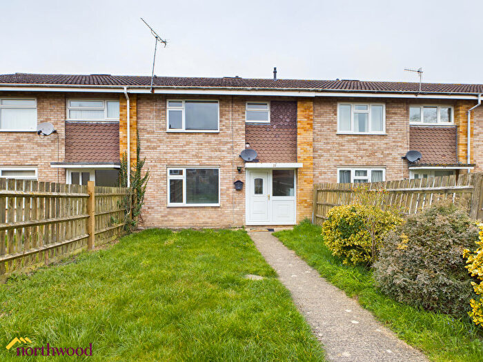 3 Bedroom Terraced House To Rent In Evenlode, Banbury, OX16