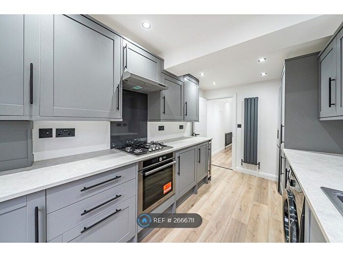 2 Bedroom Semi-detached House To Rent In Fountain Road, London, SW17