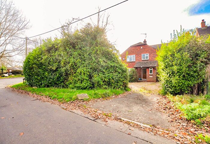 4 Bedroom Detached House For Sale In New Road, Lytchett Minster, Poole, BH16
