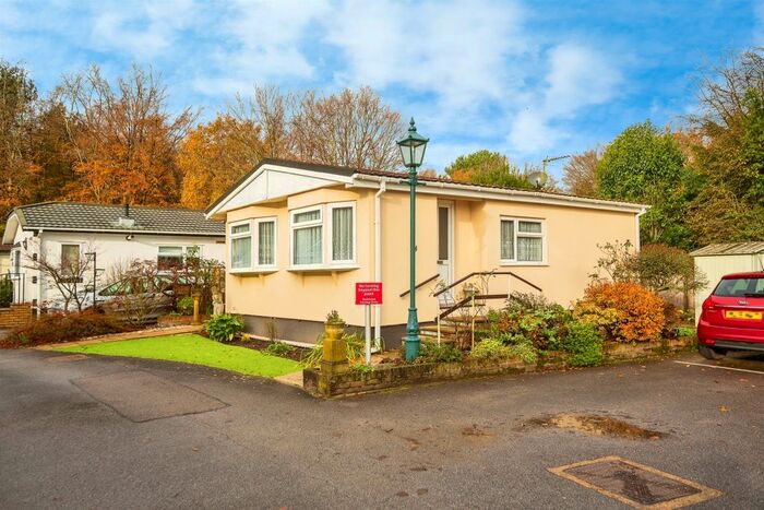 2 Bedroom Park Home For Sale In Canterbury Road, Charing, Ashford, TN27