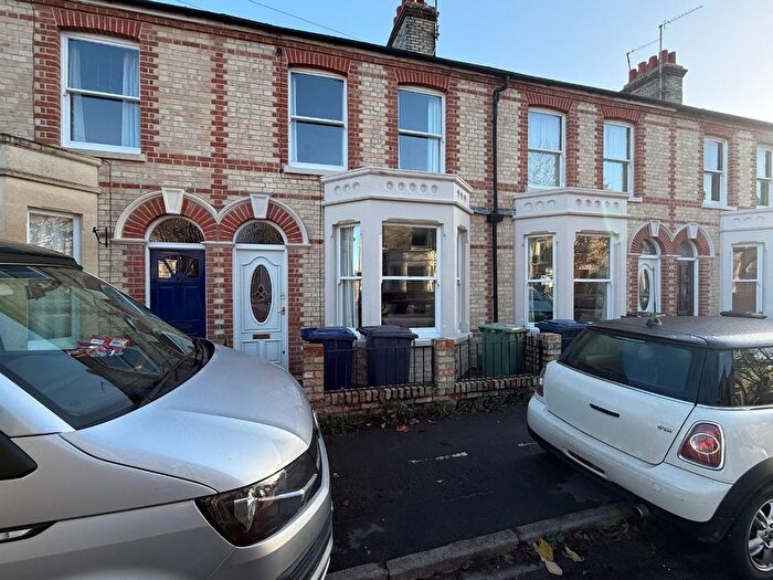 3 Bedroom Terraced House To Rent In Hemingford Road, Cambridge, CB1