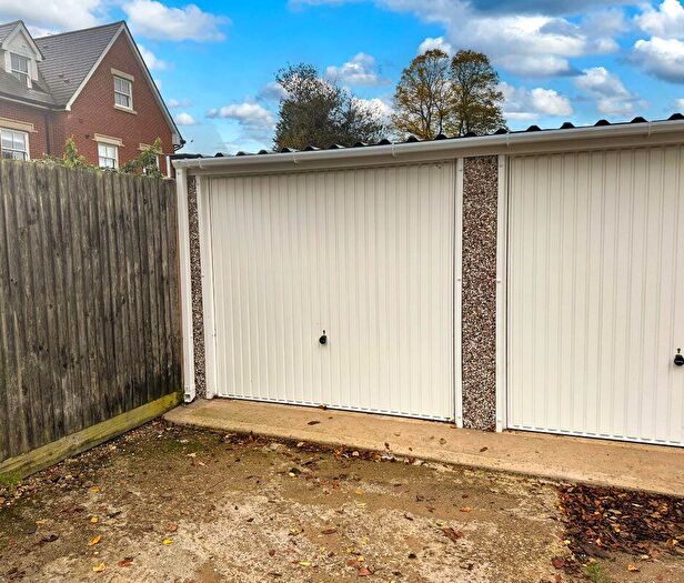 Garage / Parking For Sale In Garage Rotherwick Court, Alexandra Road, Farnborough, GU14