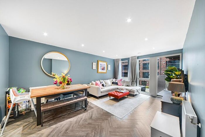 2 Bedroom Flat To Rent In Southmere House, London, E15