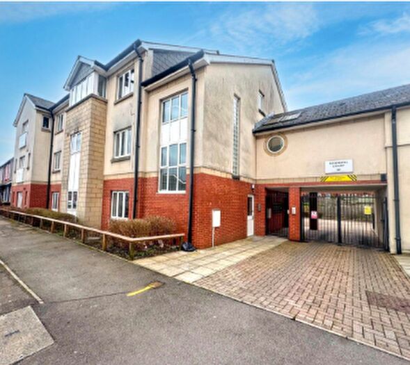 2 Bedroom Flat For Sale In Corporation Road, Newport, NP19