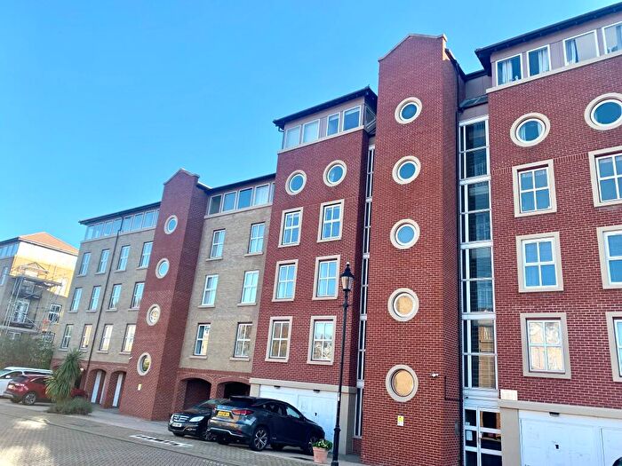 2 Bedroom Apartment To Rent In Ocean Village, SO14