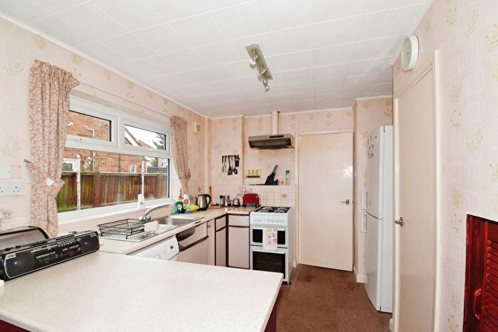 2 Bedroom Bungalow For Sale In St. Ives Road, Wigston, Leicestershire, LE18