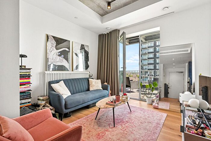 Studio For Sale In Rendel House, Goodluck Hope, E14