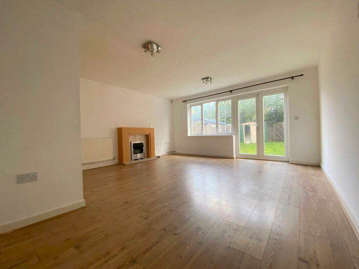 4 Bedroom House To Rent In Cloudeseley Close, Sidcup, DA14