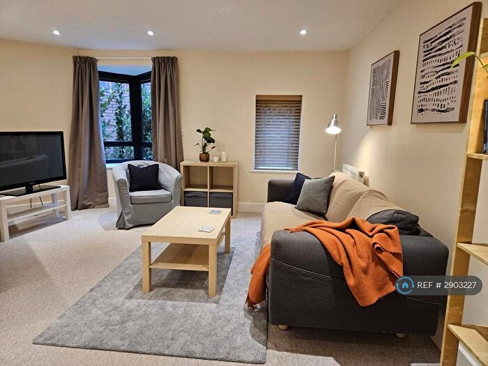 1 Bedroom Flat To Rent In Claverton Court, Chester, CH4