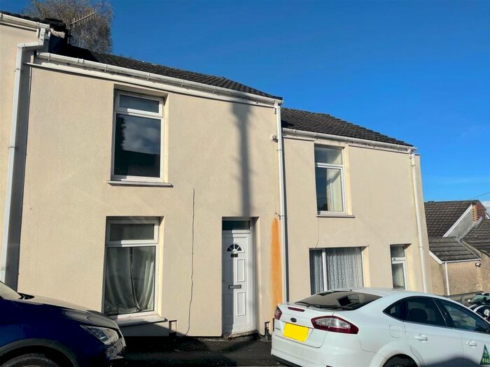 3 Bedroom House To Rent In Peter Terrace, Swansea, SA1