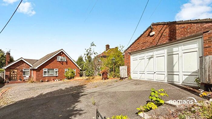 3 Bedroom Bungalow For Sale In Old Worting Road, Basingstoke, Hampshire, RG22