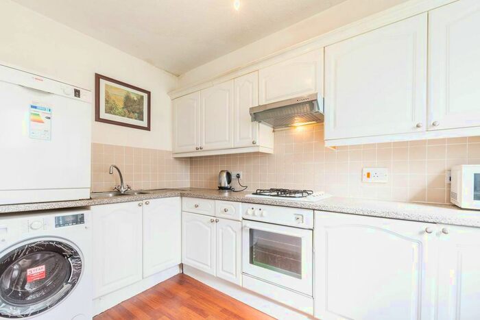2 Bedroom Flat To Rent In Gresham Way, Wimbledon Park, London, SW19