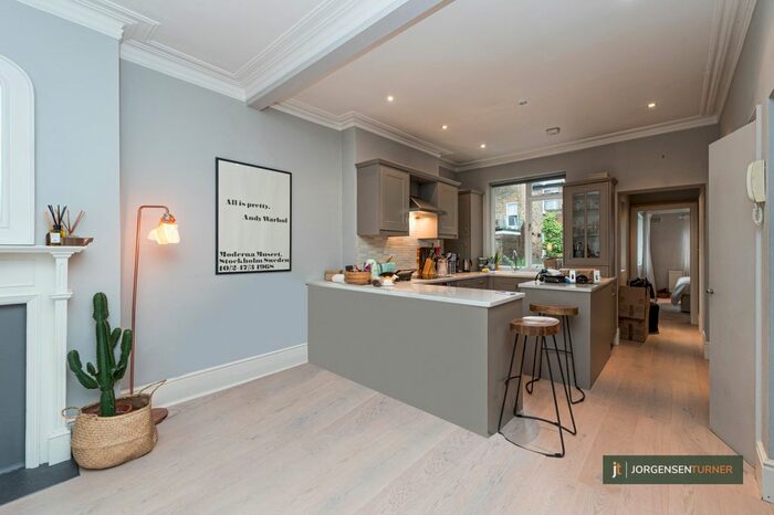 1 Bedroom Flat To Rent In Coningham Road, Ground Floor Flat, London, W12