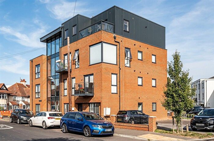 2 Bedroom Flat For Sale In Clarence Road, Herne Bay, Kent, CT6