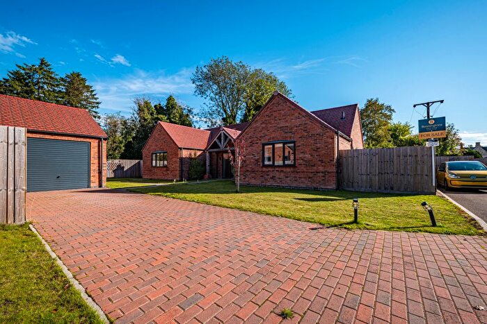 3 Bedroom Bungalow For Sale In The Beeches, Marston, Grantham, Lincolnshire, NG32