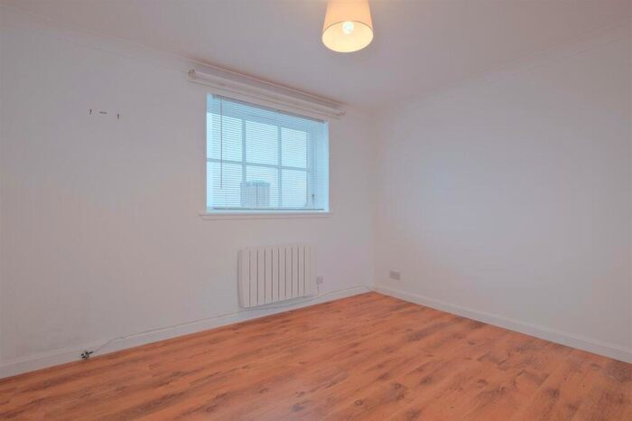 2 Bedroom Apartment To Rent In Scott Street, Motherwell, Motherwell, ML1