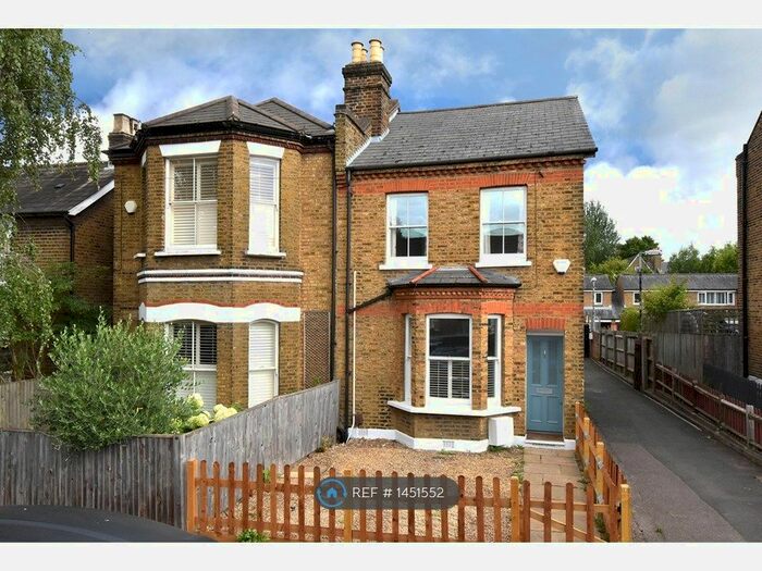 3 Bedroom Semi-Detached House To Rent In Clive Road, London, SE21