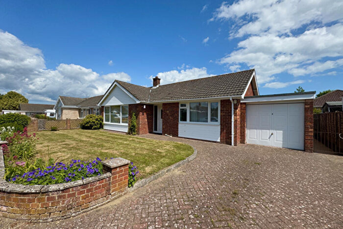 3 Bedroom Detached Bungalow For Sale In Beacon Way, Lympne, Kent, CT21
