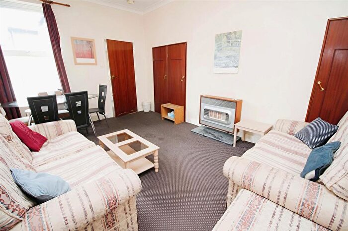 3 Bedroom Flat To Rent In Chester Street, Sandyford, Newcastle Upon Tyne, NE2