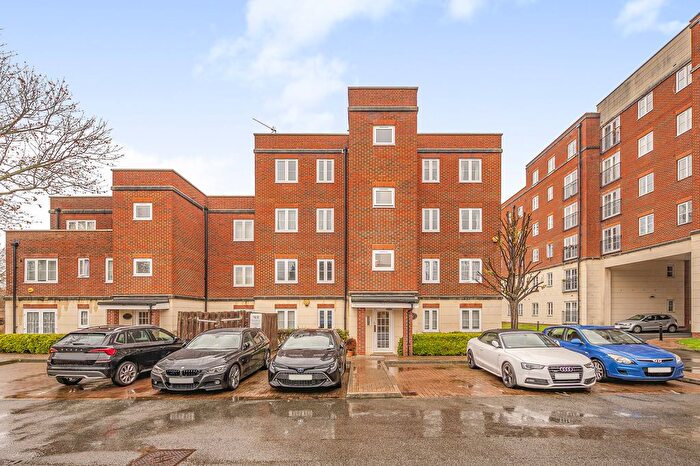 2 Bedroom Flat For Sale In Dukes Court, East Dulwich, SE22