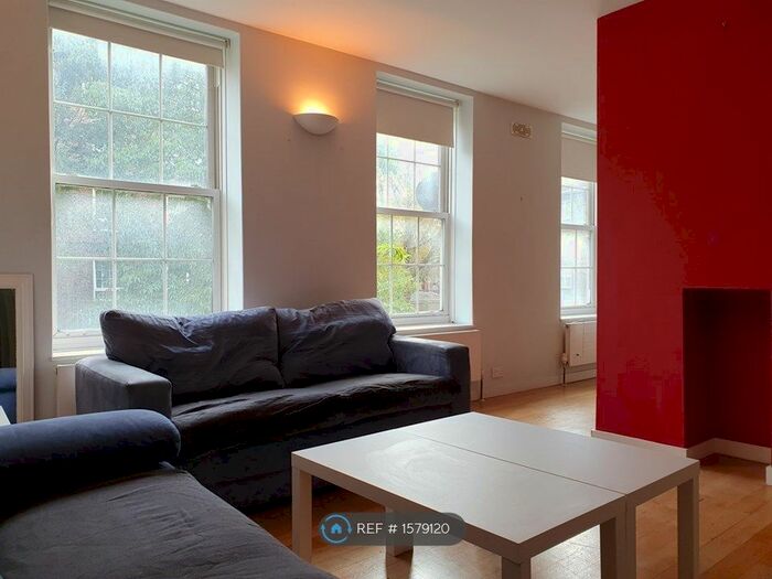 3 Bedroom Flat To Rent In Strood House, London, SE1