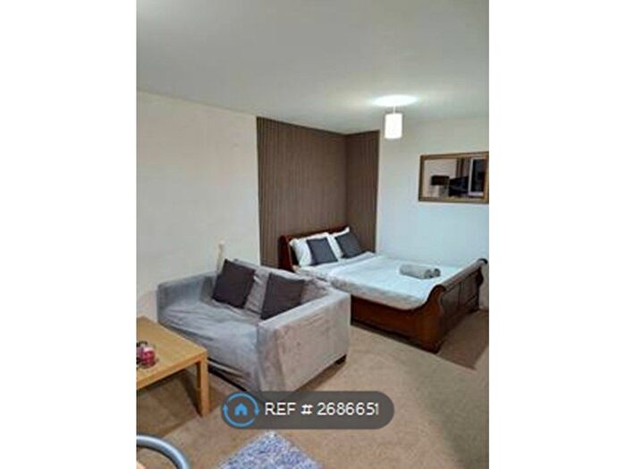 1 Bedroom Flat To Rent In Newton Park Court, Leeds, LS7