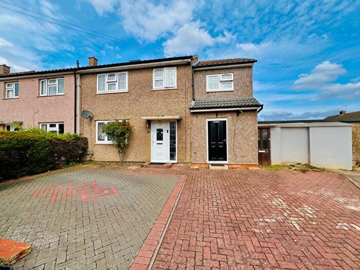7 Bedroom Semi-Detached House For Sale In Brunel Road, Luton, Bedfordshire, LU4