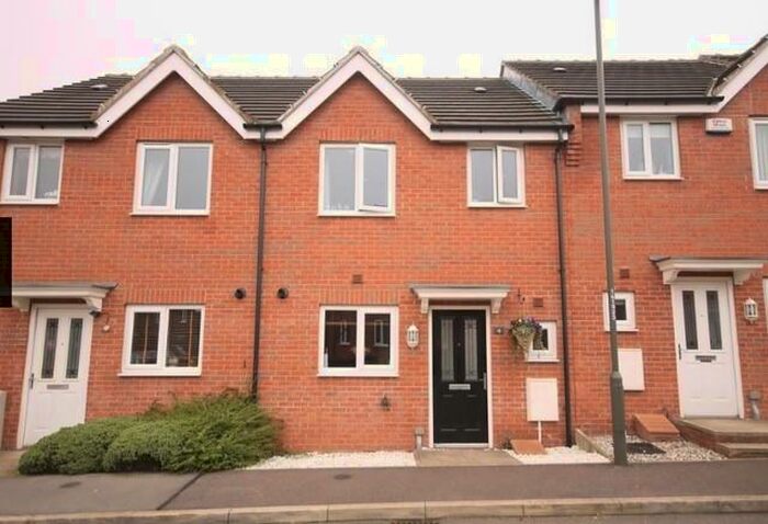 3 Bedroom House To Rent In Wylam Close, Clay Cross, S45